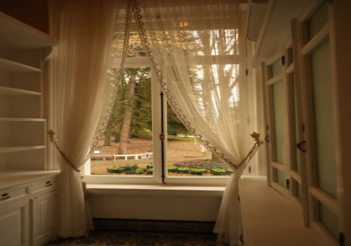 Hoe creëert u een onderhoudsarme schaduwtuin met veel sfeer