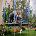 Waarom groeit gras niet onder een trampoline? Dit is de oorzaak